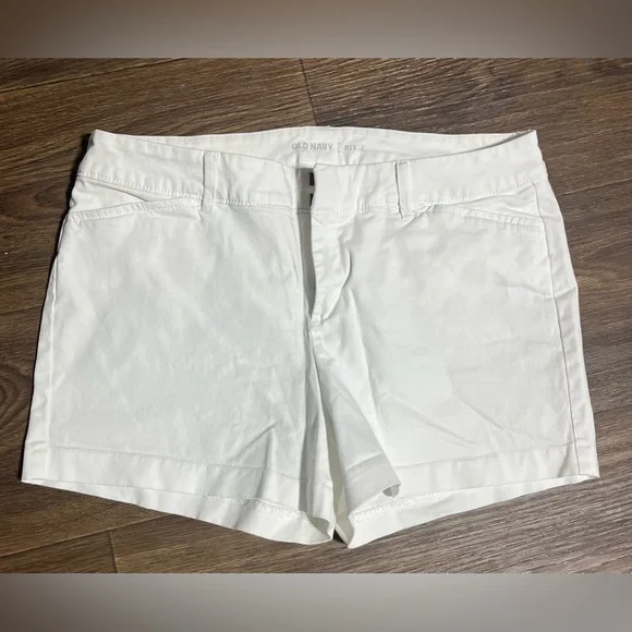 Preloved-OLD NAVY White Pixie Shorts, Women’s Shorts, Summer Shorts - Picture 5 of 13